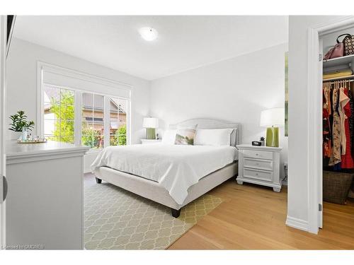 21 Overlea Drive, Brampton, ON - Indoor Photo Showing Bedroom