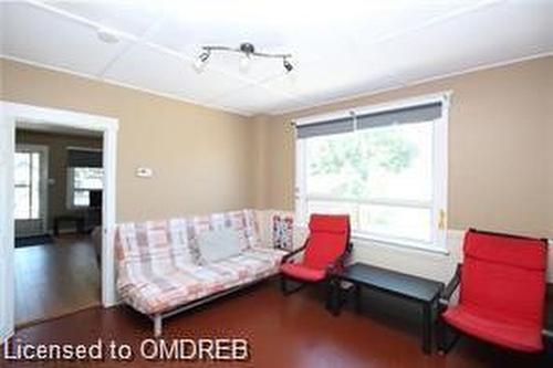 501 Queensdale Avenue E, Hamilton, ON - Indoor