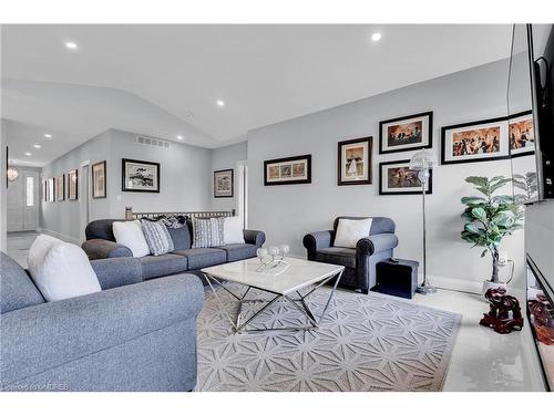 46 Rea Drive, Fergus, ON - Indoor Photo Showing Living Room