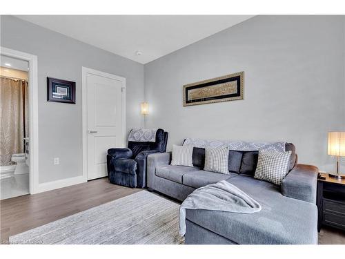 46 Rea Drive, Fergus, ON - Indoor Photo Showing Living Room