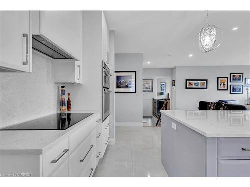 46 Rea Drive, Fergus, ON - Indoor Photo Showing Kitchen