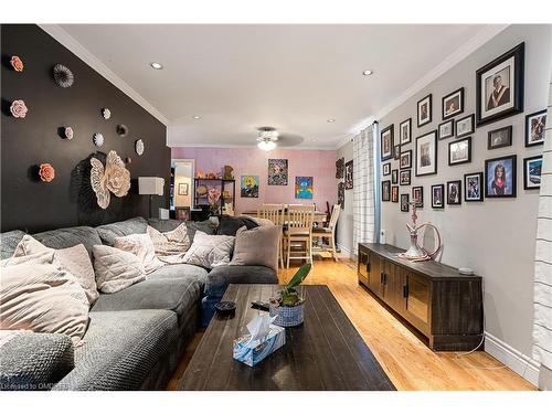 A-565 10Th Street, Owen Sound, ON - Indoor Photo Showing Living Room