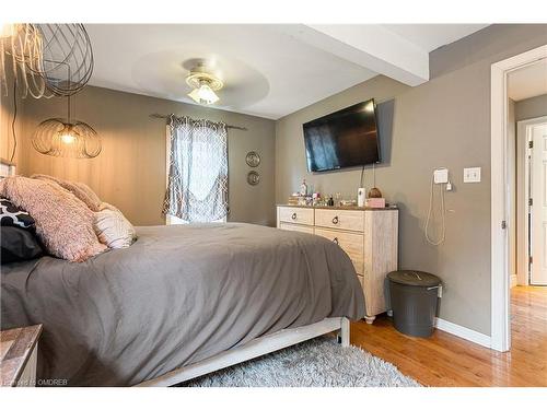 A-565 10Th Street, Owen Sound, ON - Indoor Photo Showing Bedroom