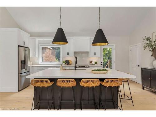 212 Ascot Place, Burlington, ON - Indoor Photo Showing Kitchen