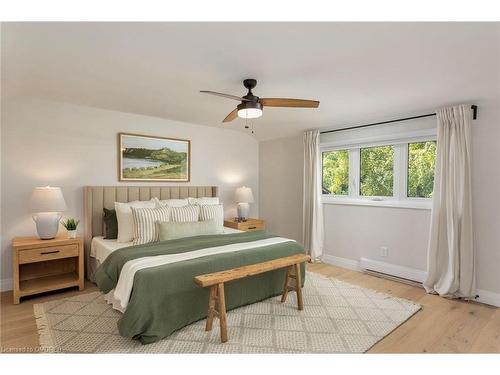 212 Ascot Place, Burlington, ON - Indoor Photo Showing Bedroom