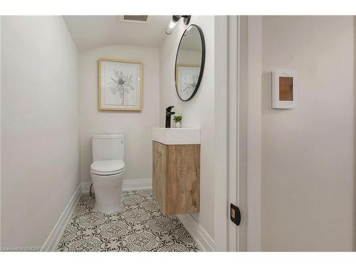 212 Ascot Place, Burlington, ON - Indoor Photo Showing Bathroom