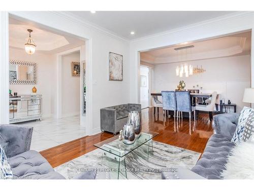 65 Louvain Drive, Brampton, ON - Indoor Photo Showing Living Room