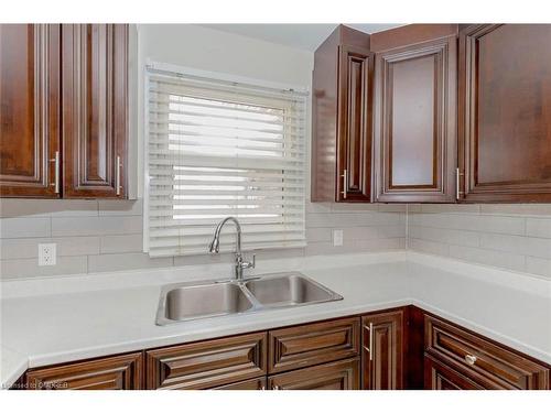 211 Leaside Drive, Welland, ON - Indoor Photo Showing Kitchen With Double Sink