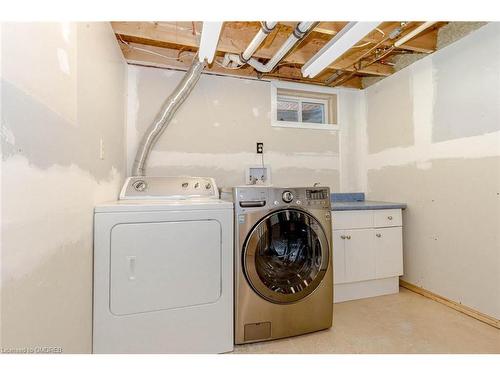 211 Leaside Drive, Welland, ON - Indoor Photo Showing Laundry Room