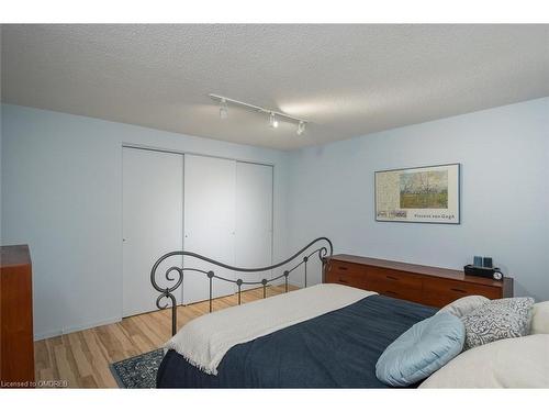 635 Beaver Court, Milton, ON - Indoor Photo Showing Bedroom