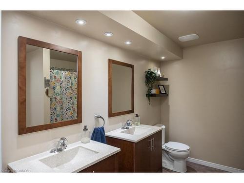 635 Beaver Court, Milton, ON - Indoor Photo Showing Bathroom