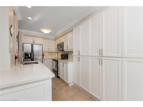 77 Mowat Crescent, Halton Hills, ON - Indoor Photo Showing Kitchen