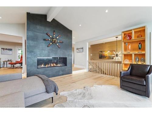 7286 Bell School Line, Milton, ON - Indoor Photo Showing Living Room With Fireplace