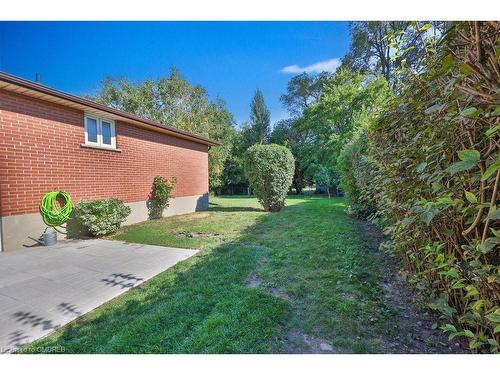 972 South Service Road, Mississauga, ON - Indoor Photo Showing Laundry Room