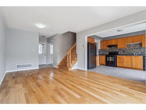 4016 Donnic Drive, Burlington, ON - Indoor Photo Showing Kitchen