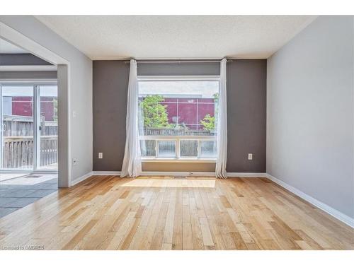 4016 Donnic Drive, Burlington, ON - Indoor Photo Showing Other Room