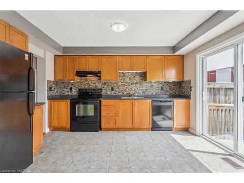 4016 Donnic Drive, Burlington, ON - Indoor Photo Showing Kitchen