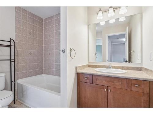 4016 Donnic Drive, Burlington, ON - Indoor Photo Showing Bathroom