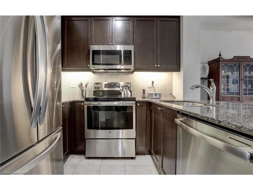 328-2300 Upper Middle Road, Oakville, ON - Indoor Photo Showing Kitchen With Stainless Steel Kitchen With Upgraded Kitchen