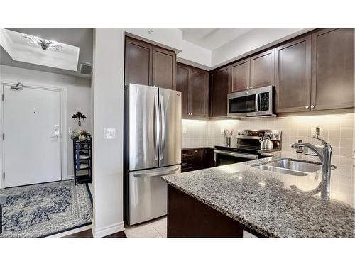 328-2300 Upper Middle Road, Oakville, ON - Indoor Photo Showing Kitchen With Stainless Steel Kitchen With Double Sink With Upgraded Kitchen