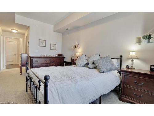 328-2300 Upper Middle Road, Oakville, ON - Indoor Photo Showing Bedroom