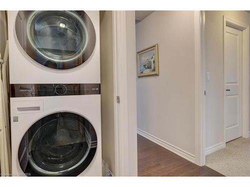 328-2300 Upper Middle Road, Oakville, ON - Indoor Photo Showing Laundry Room