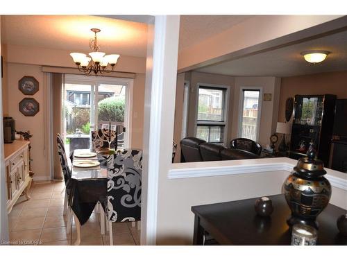 113 Green Gate Boulevard, Cambridge, ON - Indoor Photo Showing Dining Room