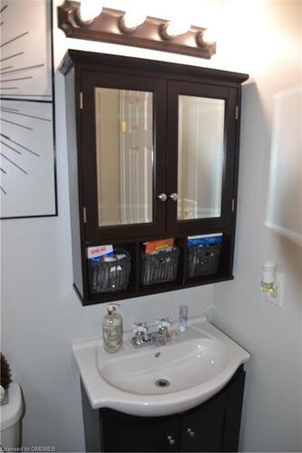 113 Green Gate Boulevard, Cambridge, ON - Indoor Photo Showing Bathroom