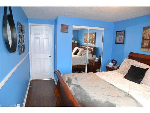 113 Green Gate Boulevard, Cambridge, ON - Indoor Photo Showing Bedroom