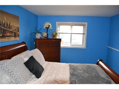 113 Green Gate Boulevard, Cambridge, ON - Indoor Photo Showing Bedroom