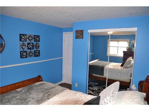 113 Green Gate Boulevard, Cambridge, ON - Indoor Photo Showing Bedroom