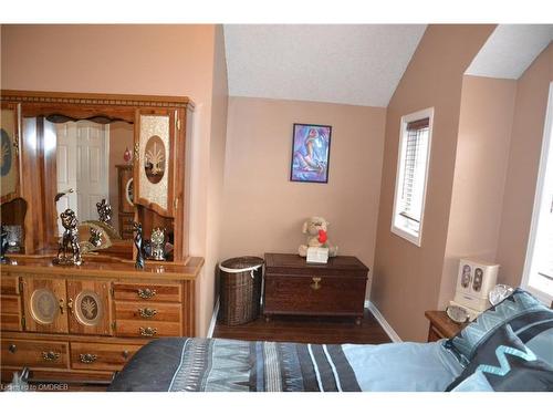 113 Green Gate Boulevard, Cambridge, ON - Indoor Photo Showing Bedroom