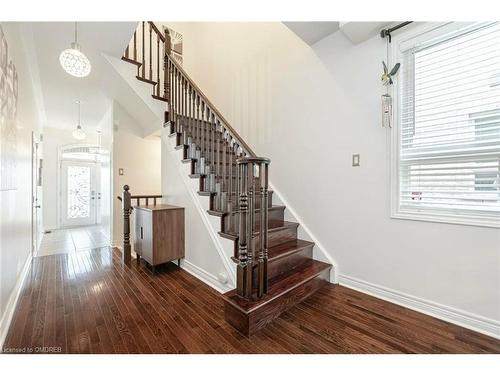 2461 Grand Oak Trail, Oakville, ON - Indoor Photo Showing Other Room