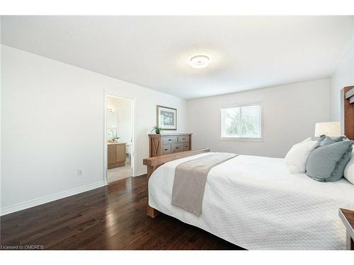 2461 Grand Oak Trail, Oakville, ON - Indoor Photo Showing Bedroom