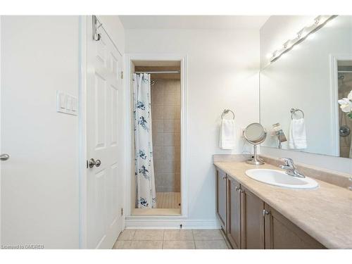 2461 Grand Oak Trail, Oakville, ON - Indoor Photo Showing Bathroom