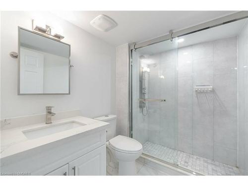 2461 Grand Oak Trail, Oakville, ON - Indoor Photo Showing Bathroom