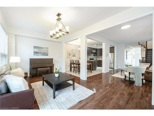 2461 Grand Oak Trail, Oakville, ON - Indoor Photo Showing Living Room