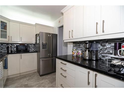 908-20 Edgecliff Golfway, Toronto, ON - Indoor Photo Showing Kitchen