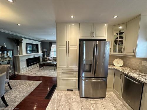 1-223 Picton Street E, Hamilton, ON - Indoor Photo Showing Kitchen With Stainless Steel Kitchen