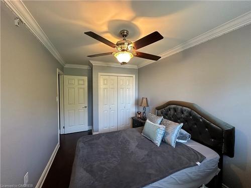 1-223 Picton Street E, Hamilton, ON - Indoor Photo Showing Bedroom