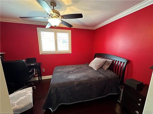 1-223 Picton Street E, Hamilton, ON - Indoor Photo Showing Bedroom