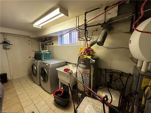 1-223 Picton Street E, Hamilton, ON - Indoor Photo Showing Laundry Room