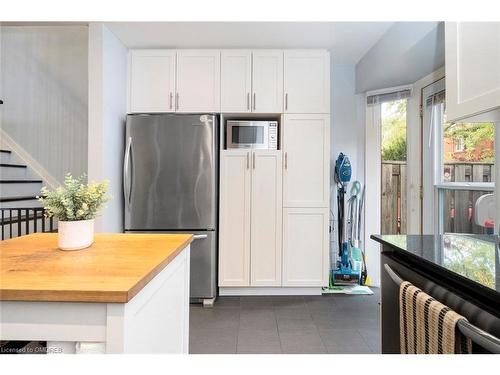 123-895 Maple Avenue, Burlington, ON - Indoor Photo Showing Kitchen