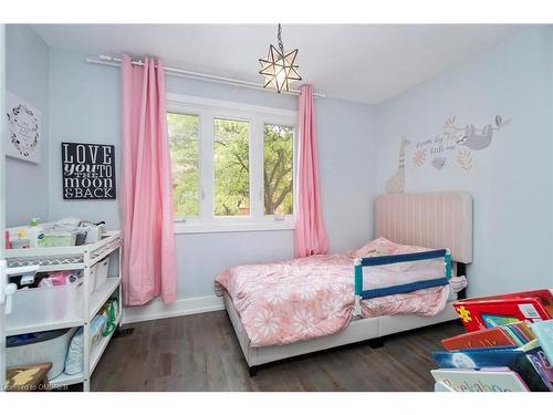 123-895 Maple Avenue, Burlington, ON - Indoor Photo Showing Bedroom