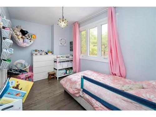 123-895 Maple Avenue, Burlington, ON - Indoor Photo Showing Bedroom