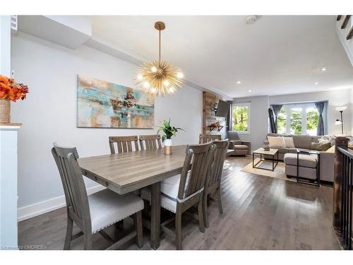 123-895 Maple Avenue, Burlington, ON - Indoor Photo Showing Dining Room