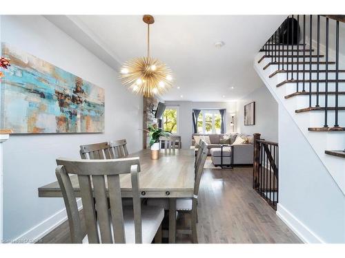 123-895 Maple Avenue, Burlington, ON - Indoor Photo Showing Dining Room