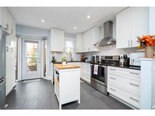 123-895 Maple Avenue, Burlington, ON - Indoor Photo Showing Kitchen