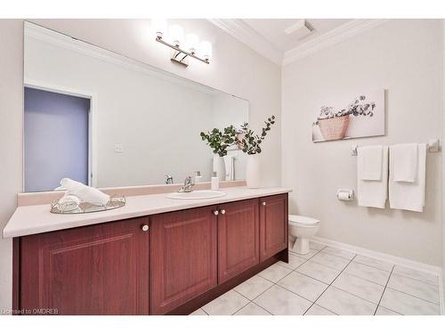 205 Ellis Crescent, Milton, ON - Indoor Photo Showing Bathroom