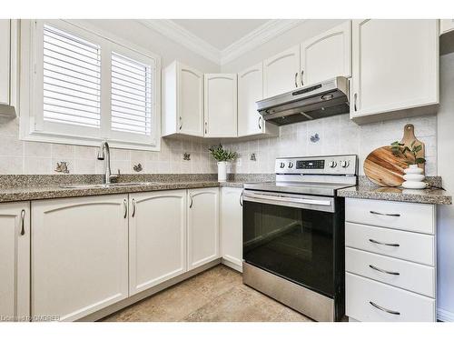 205 Ellis Crescent, Milton, ON - Indoor Photo Showing Kitchen